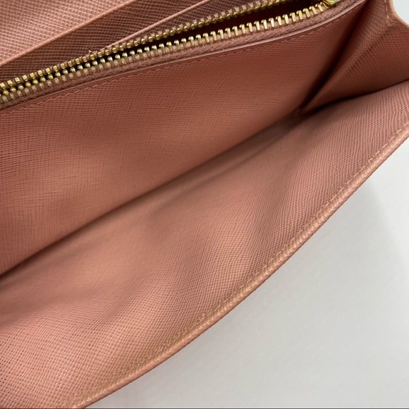 Prada Saffiano Bow Wallet on Chain - Picture 11 of 15